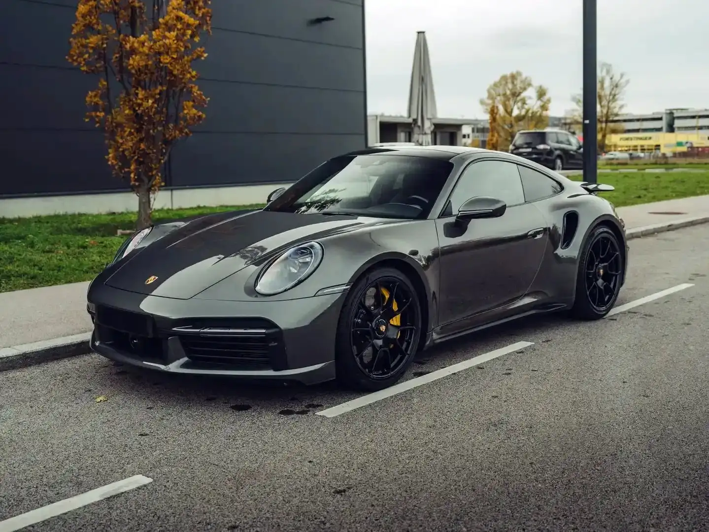 Porsche 992 Turbo S Coupe Grau - 1