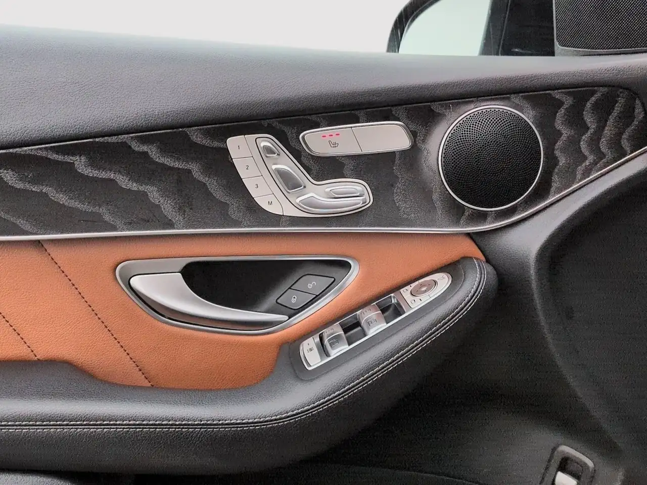 Mercedes-Benz GLC photo Mercedes-Benz GLC