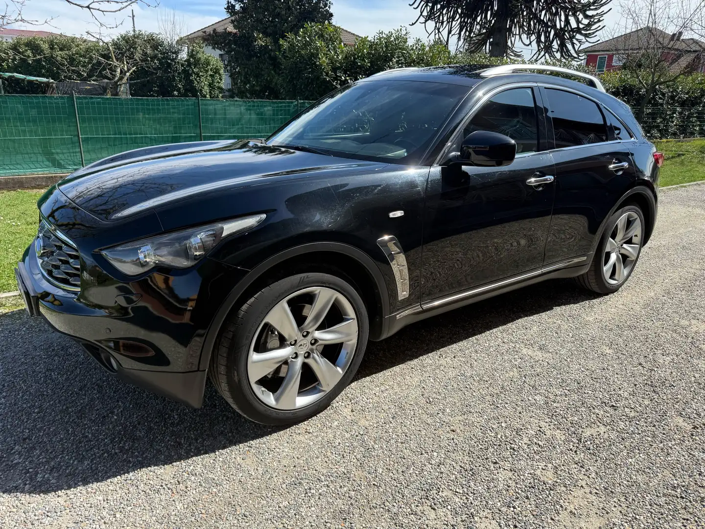 Infiniti infinity fx 30 s 3.0 crna - 1