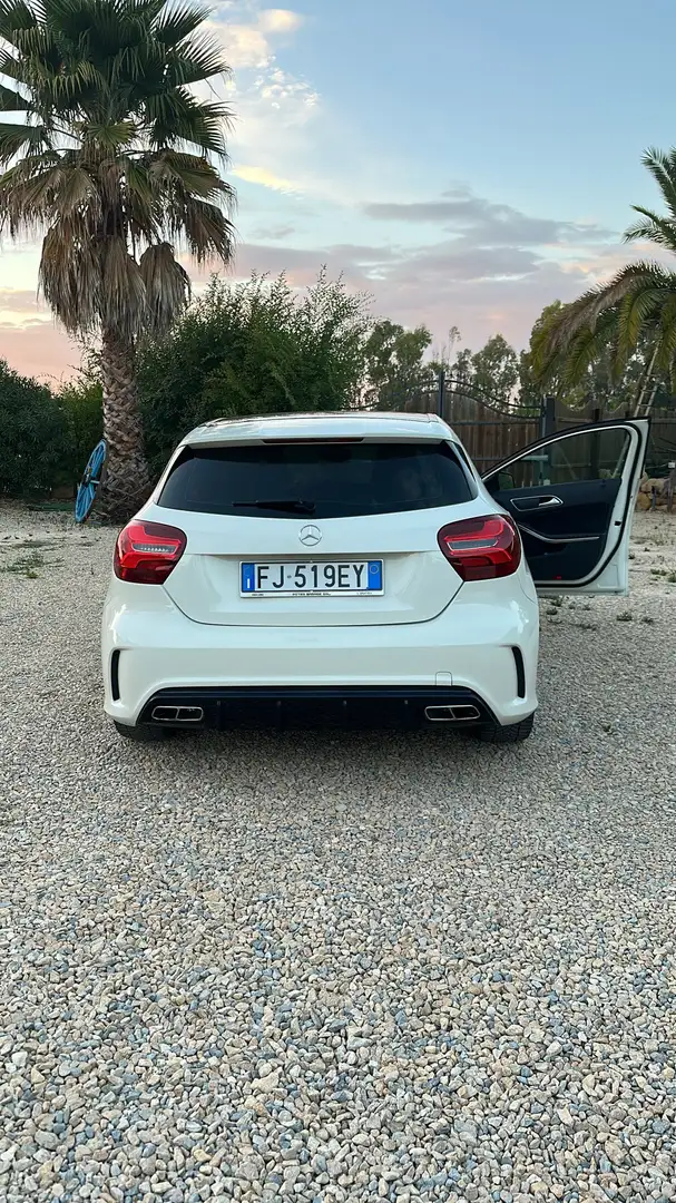 Mercedes-Benz A 200 Premium AMG - 2