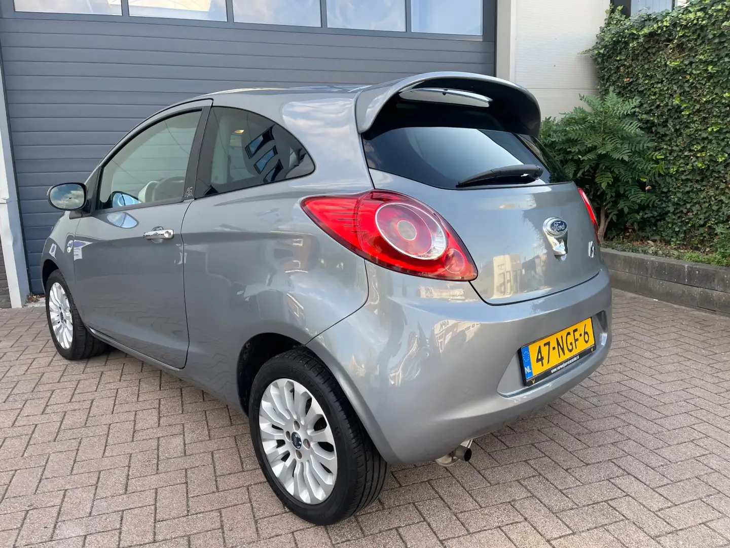 Ford Ka/Ka+ 1.2 Titanium X /Airco/1eigenaar/Aux/Goed-onderhoud Gris - 2