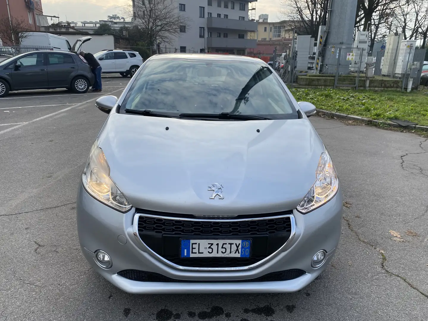 Peugeot 208 208 HDI 3 P NEOPATENTATI Argento - 2