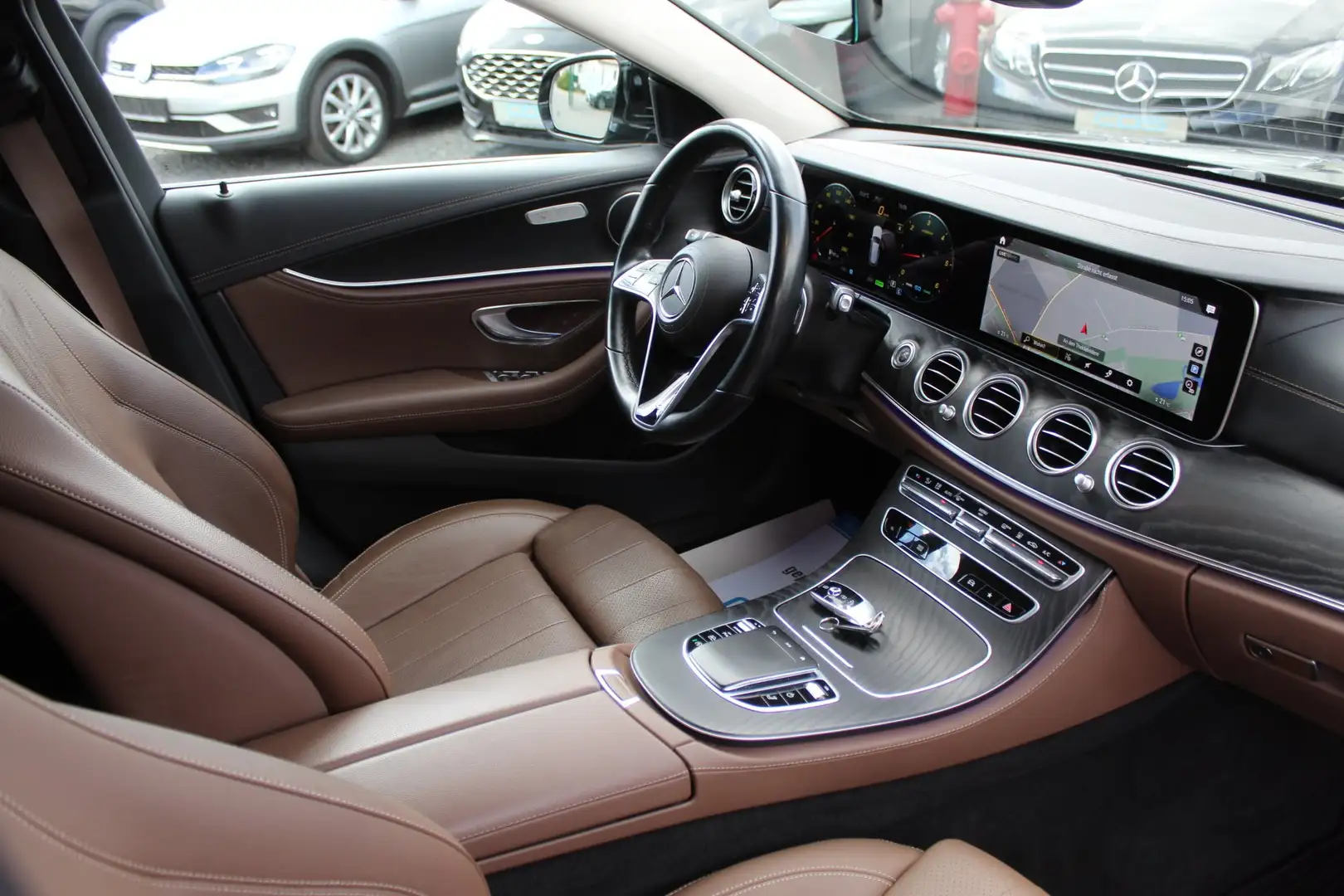 Mercedes-Benz E 220 d T-Mod. 4Matic+Exclusive+Agility+AHK+Leder Schwarz - 2