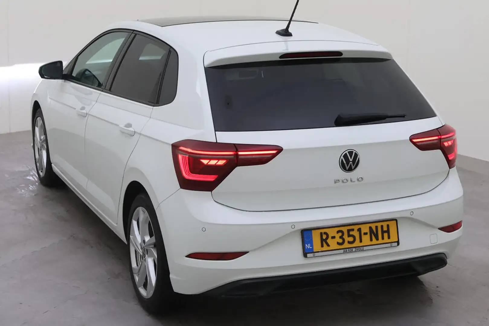 Volkswagen Polo 1.0 TSI Style / PANO/ CAMERA/ PARK. SENSOREN/ IQ. Blanc - 2
