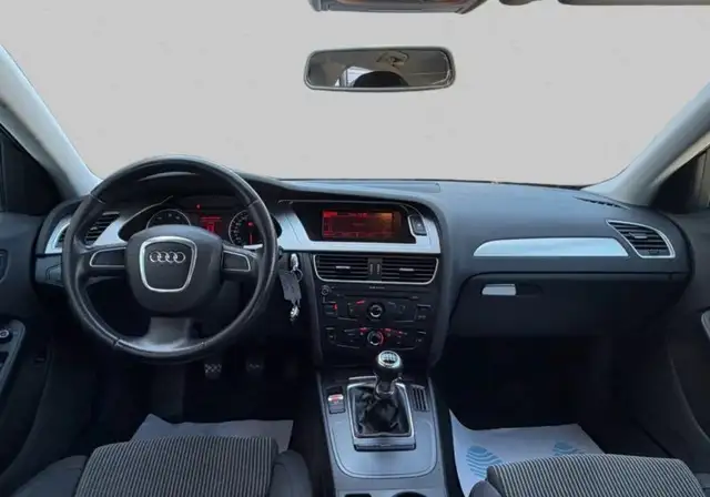 Audi A4 view 9