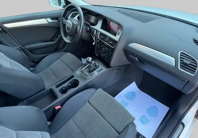 Audi A4 view 7