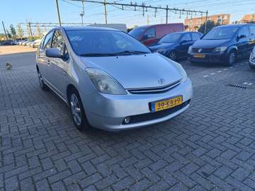 1.5 VVT-i Tech Edition camera - Navi -Keyless -