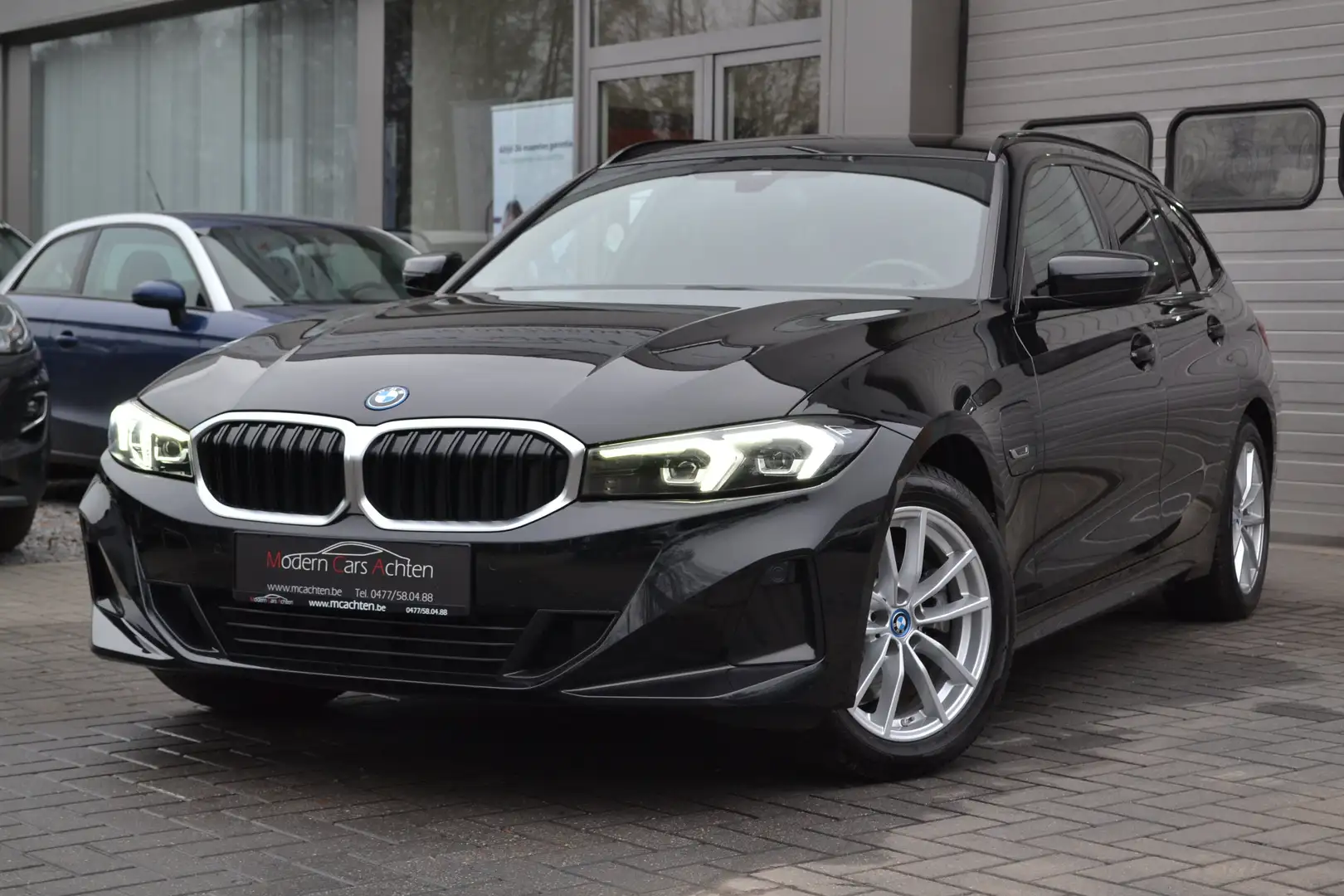 BMW 320 Touring 320e PHEV - Facelift model 2023 - Hybride Noir - 1