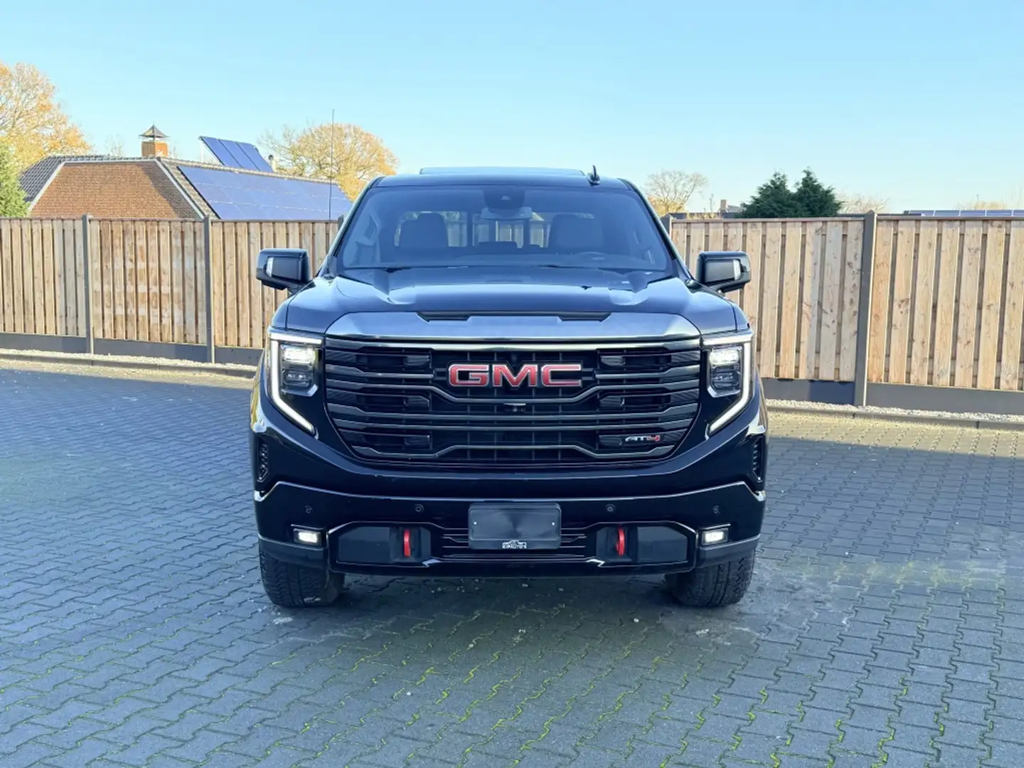 GMC Sierra 1500 AT4 V8 BLACK LPG PANO LEDER Černá - 2