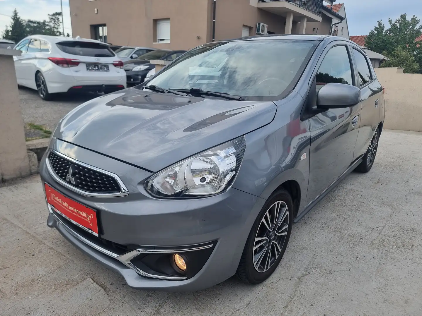 Mitsubishi Space Star 1,2 MIVEC Invite Connect Top Grau - 1