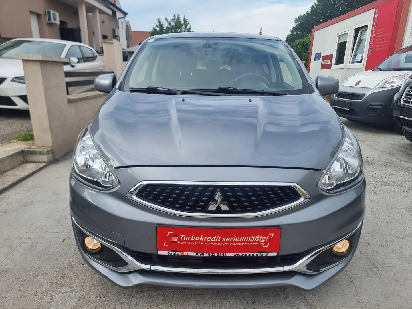 Mitsubishi Space Star 1,2 MIVEC Invite Connect Top Grau - 2