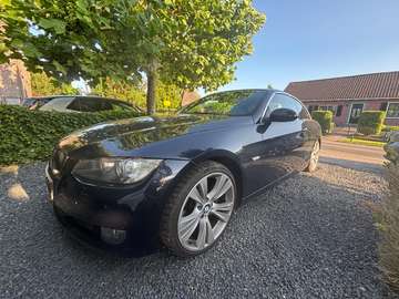 330 325i