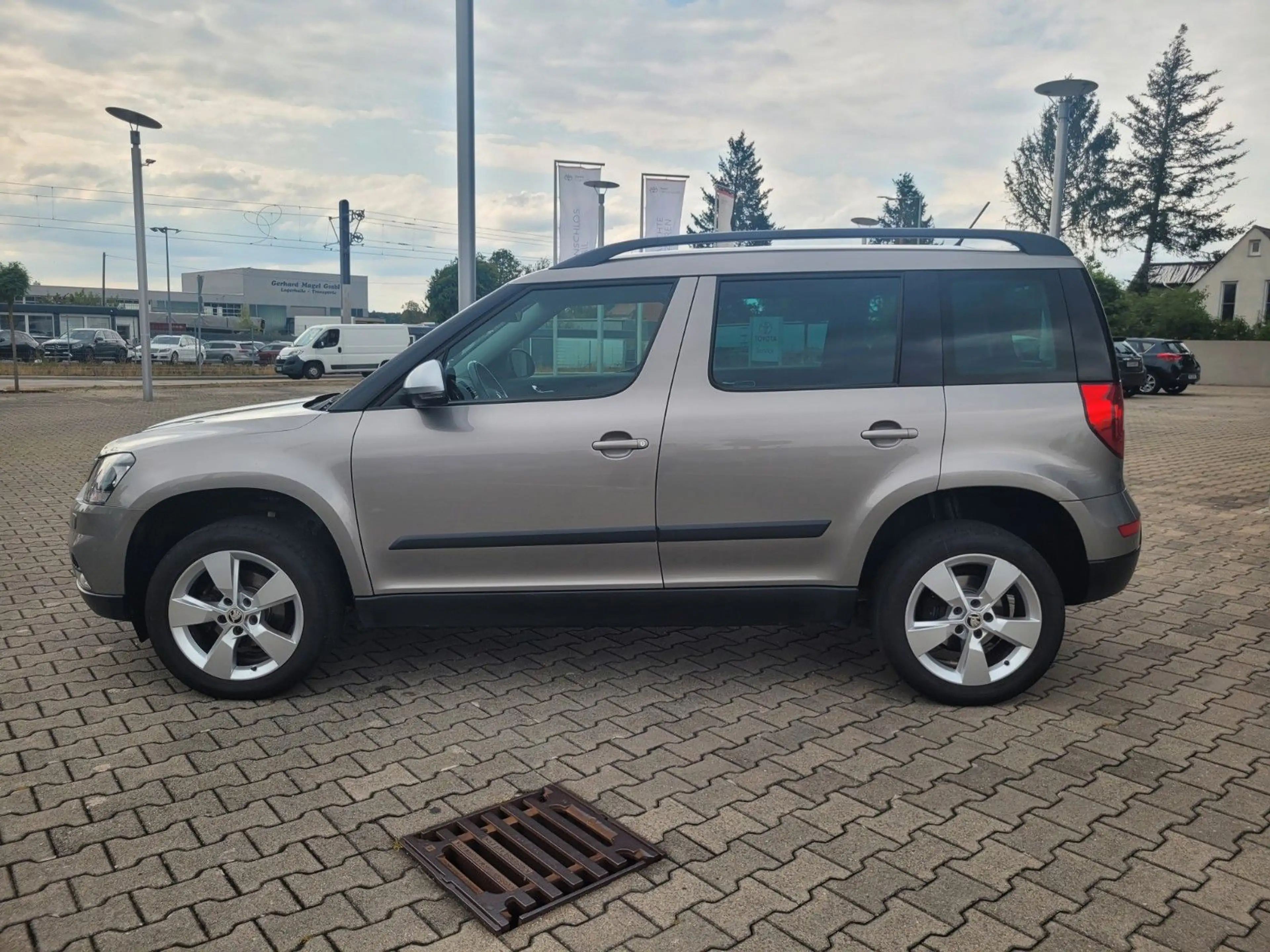 Skoda Yeti Ambition Outdoor  *SHZ, PDC-h, Klima* — photo 6