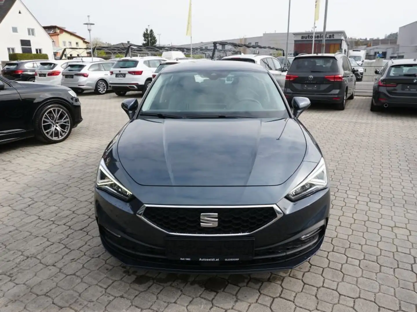 SEAT Leon 2,0 TDI Style *2023er+VIRTUAL+NAVI* Grau - 2