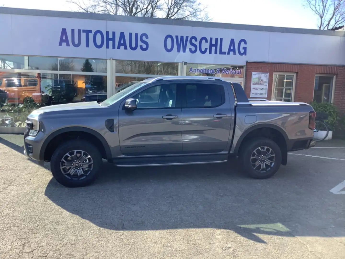Ford Ranger Wildtrak e-4WD Doppelkabine Gris - 2