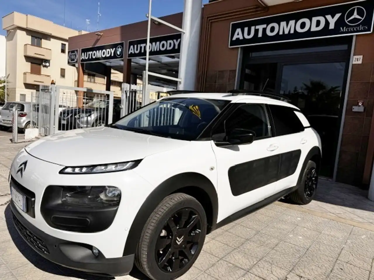 Citroen C4 Cactus C4 Cactus 2014 1.6 bluehdi Shine 100cv — photo 1 of 15