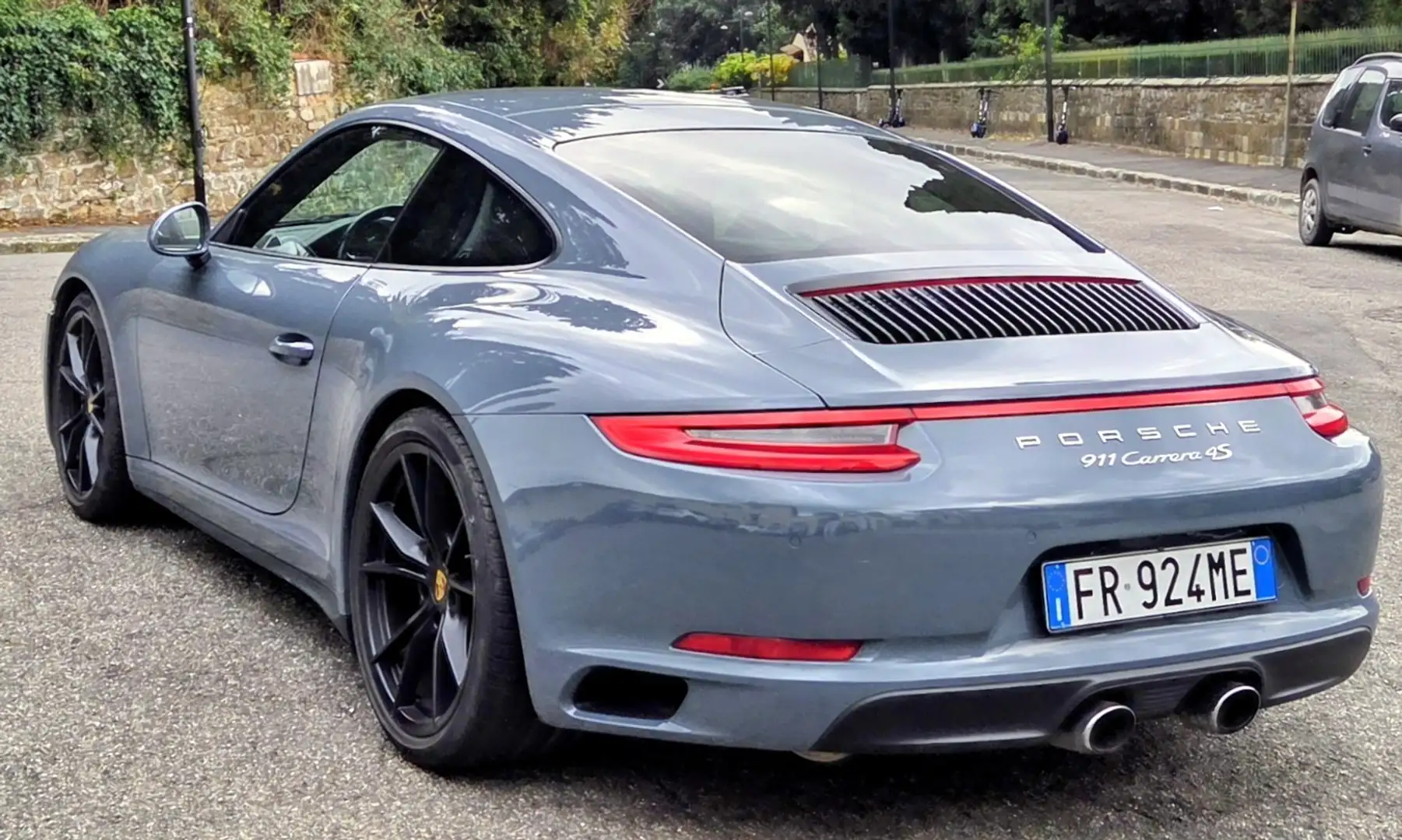 Porsche 911 Coupe 3.0 Carrera 4S auto - 2