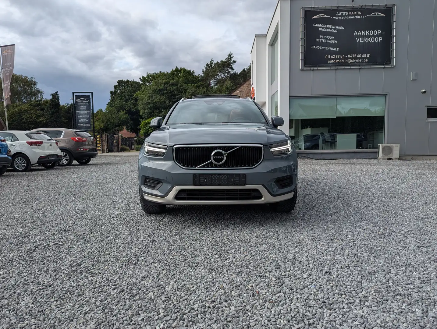 Volvo XC40 T4 Momentum Pro | PANO | LEER | NAVI/CARPLAY | Gris - 2