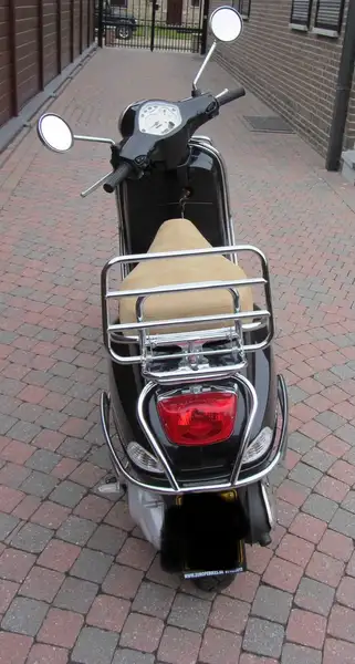 Vespa LX 125 - foto 3