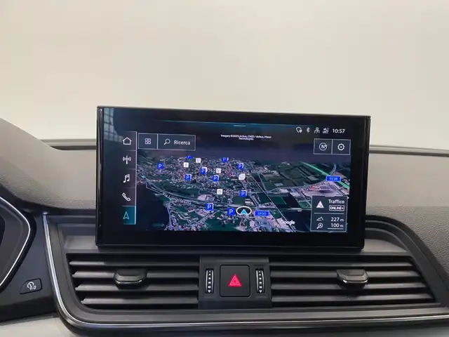 Audi Q5 view 10