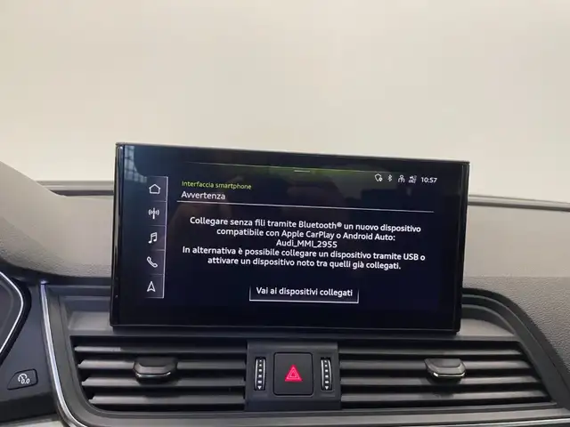Audi Q5 view 11