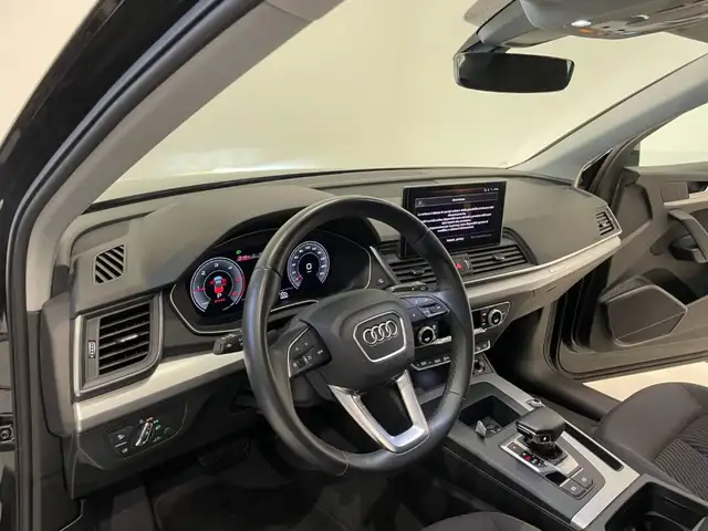 Audi Q5 view 15