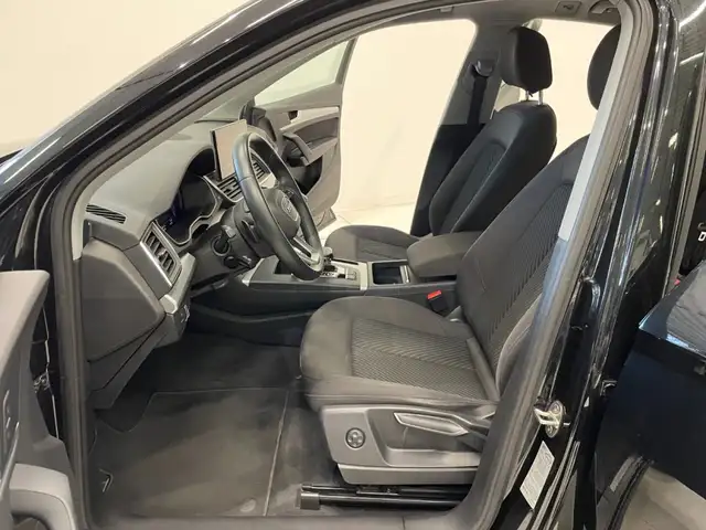 Audi Q5 view 6