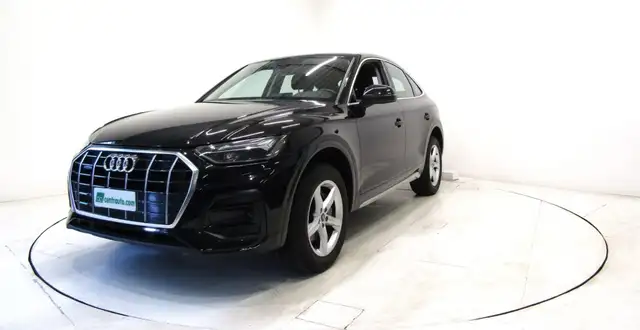 Audi Q5 view 3