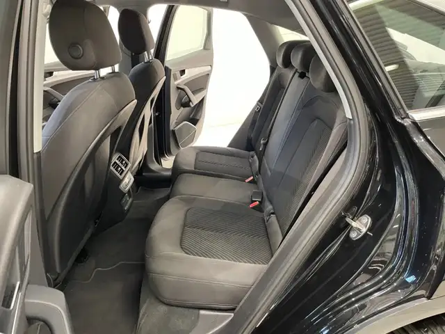 Audi Q5 view 7