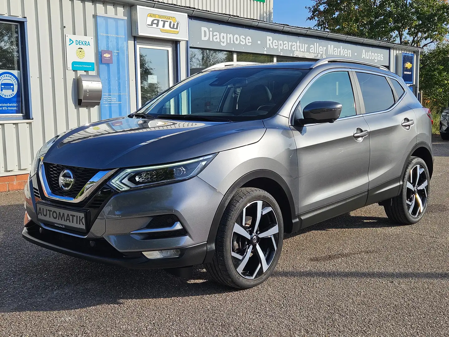 Nissan Qashqai 1.3 Automatik Tekna Akari Leder, Navi, Kamera, AHK Grau - 1