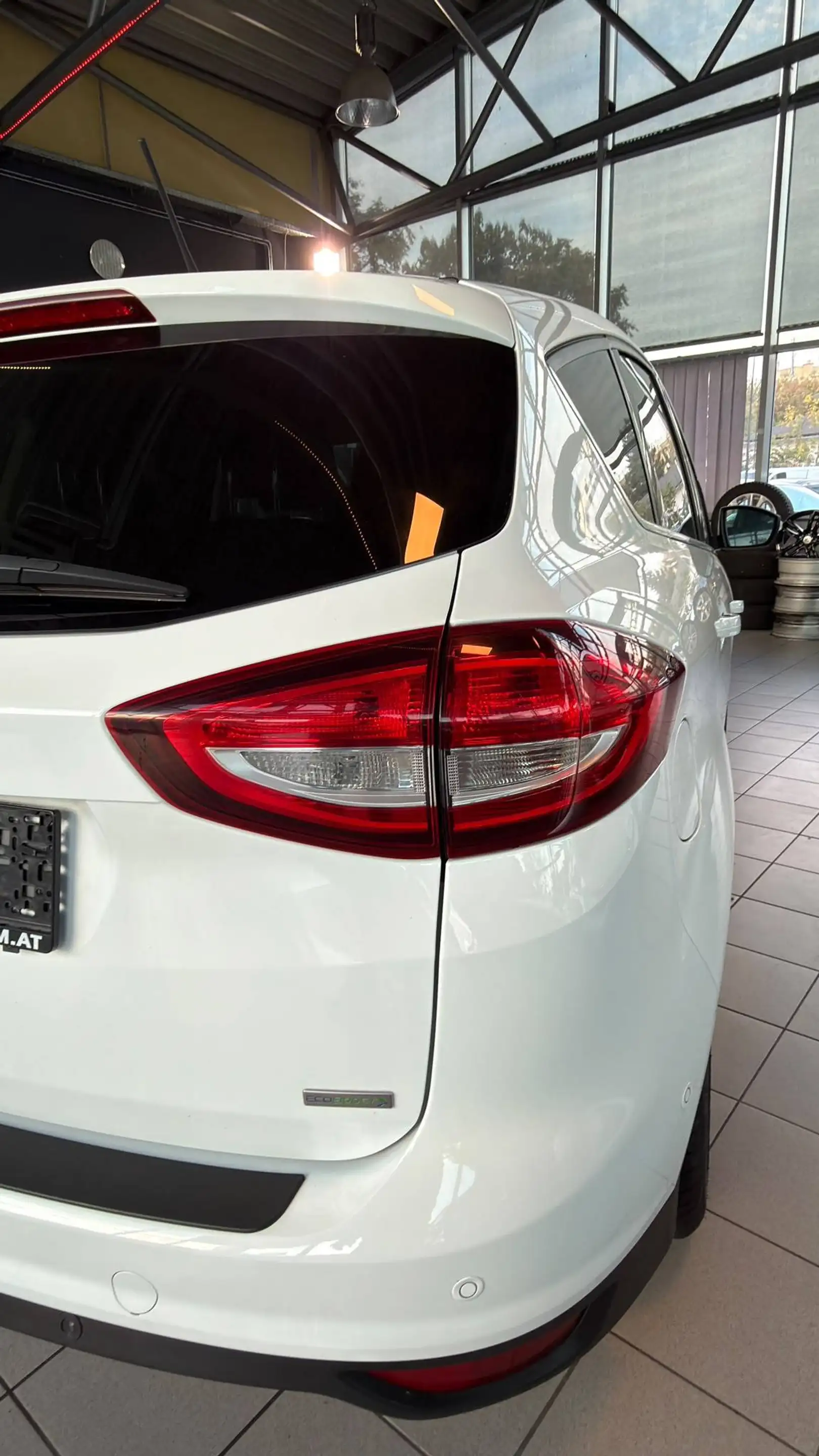 Ford C-Max Titanium — photo 9