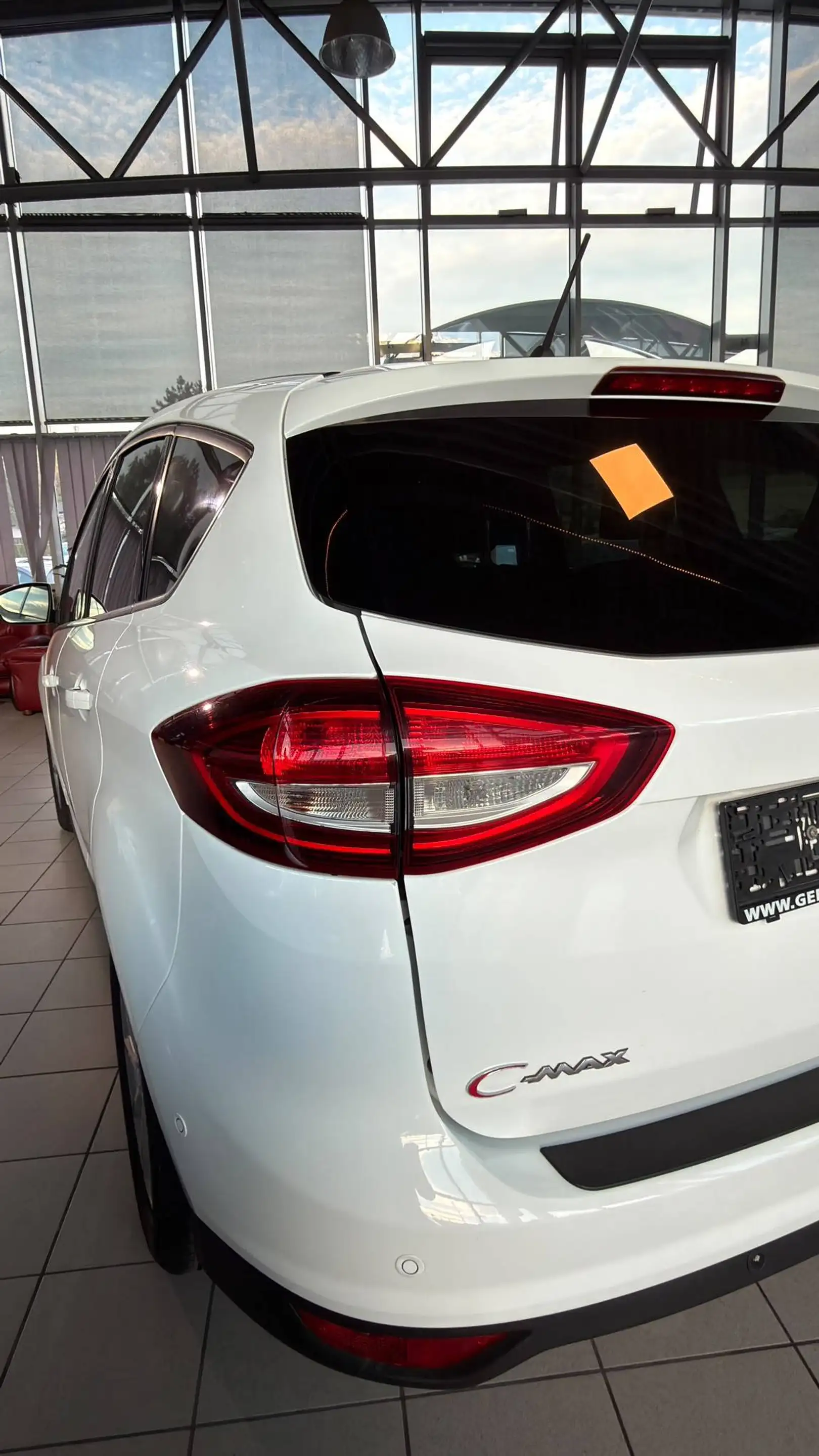 Ford C-Max Titanium — photo 8