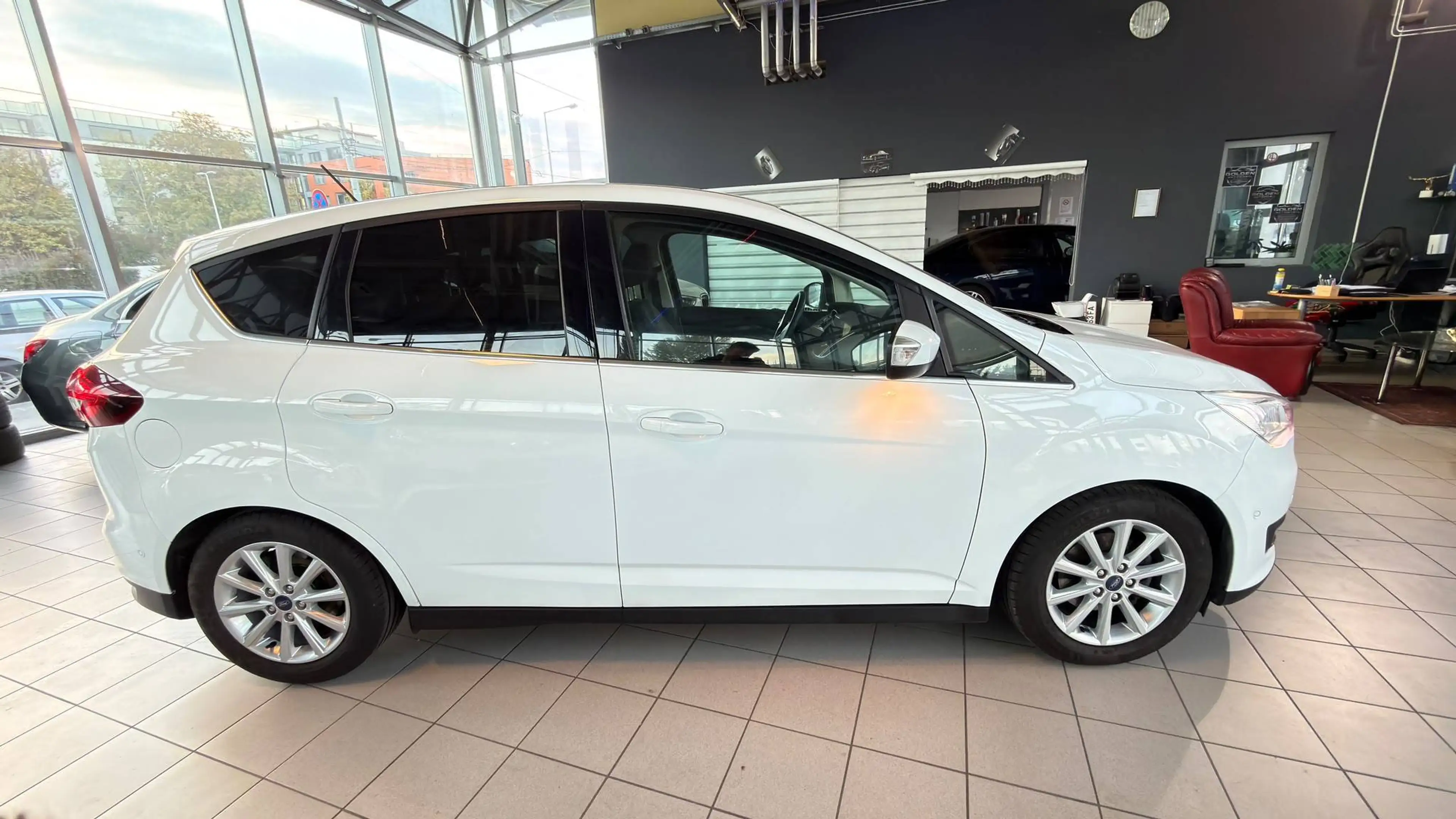 Ford C-Max Titanium — photo 3