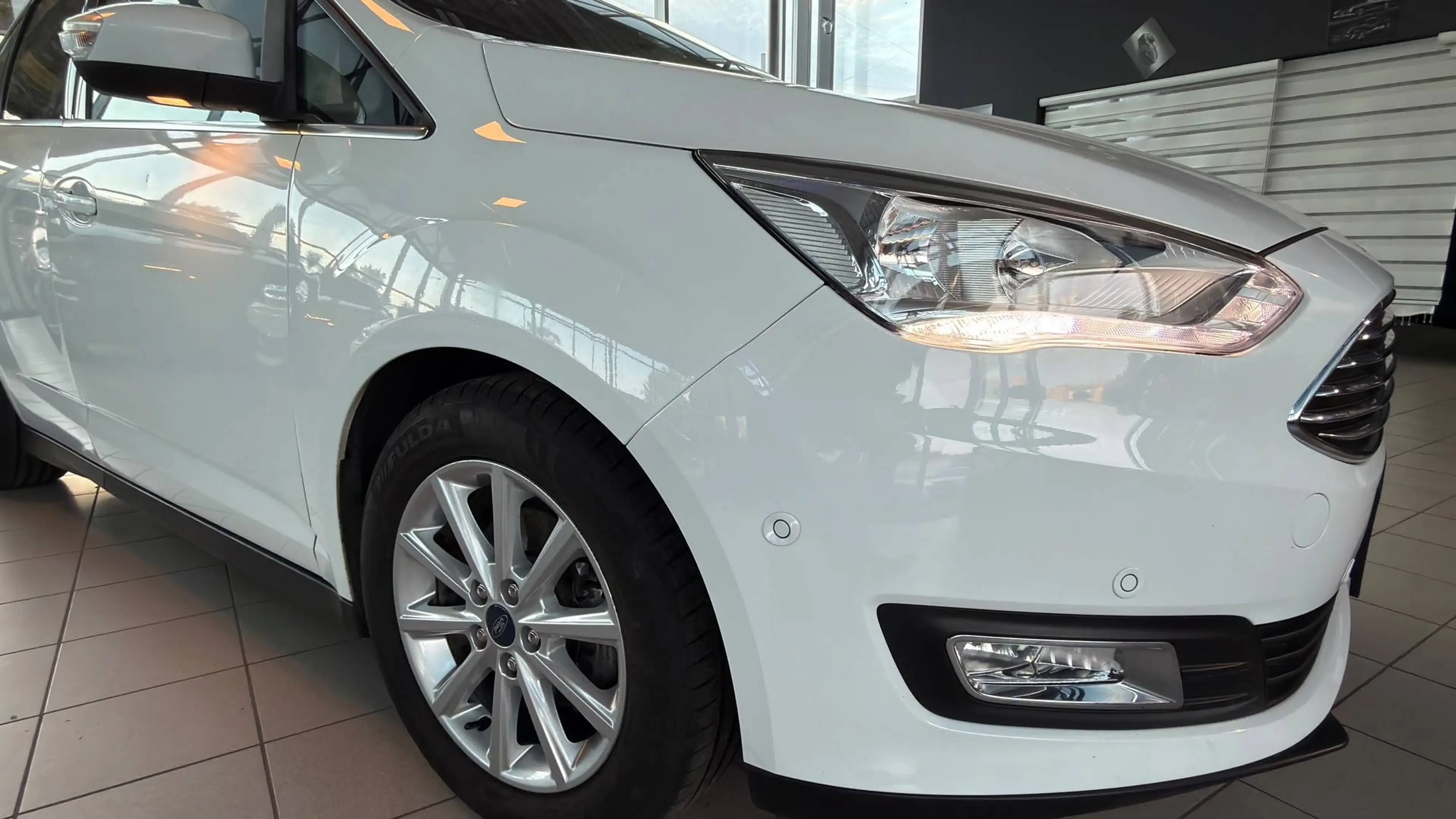 Ford C-Max Titanium — photo 6
