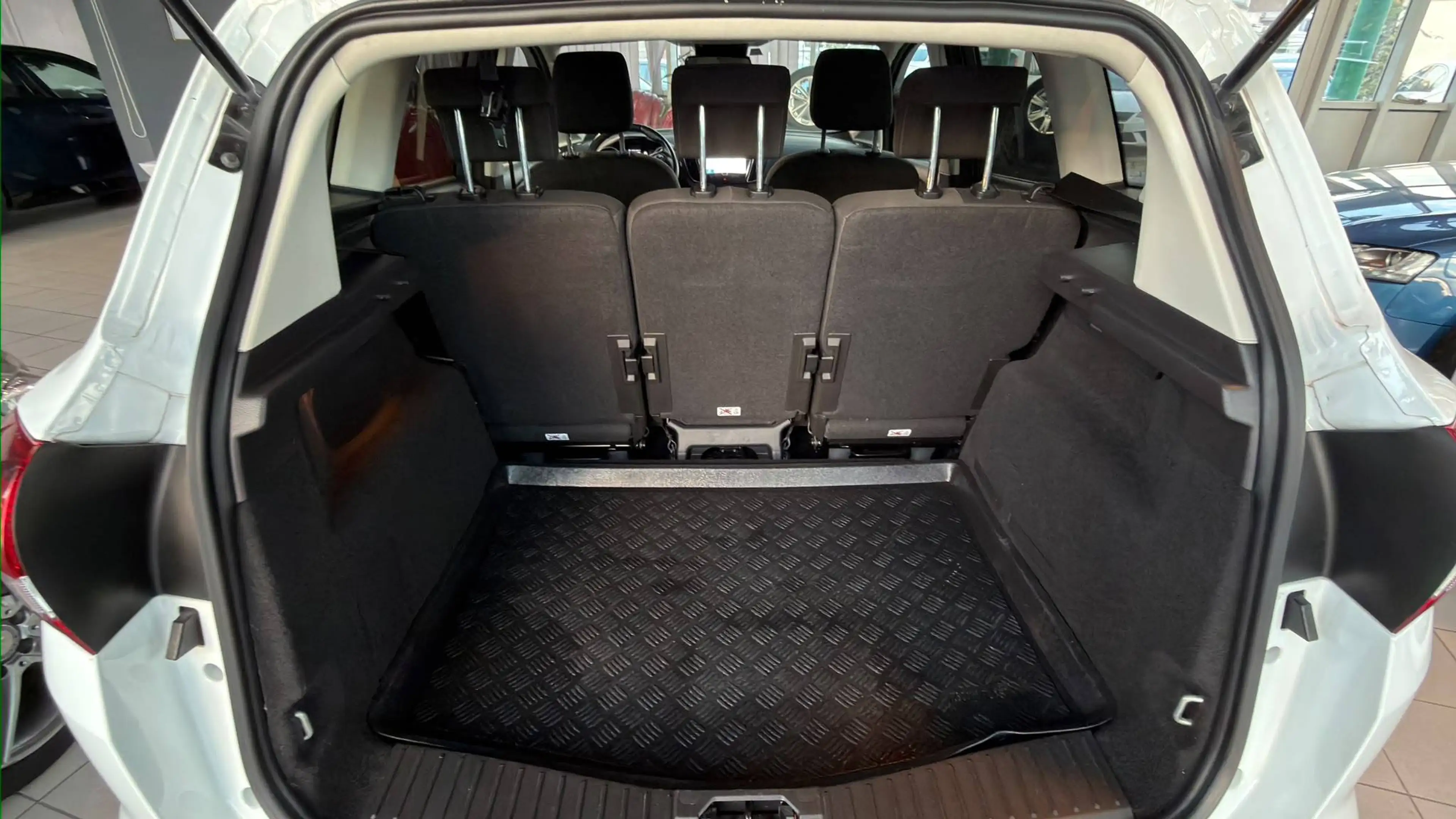 Ford C-Max Titanium — photo 11
