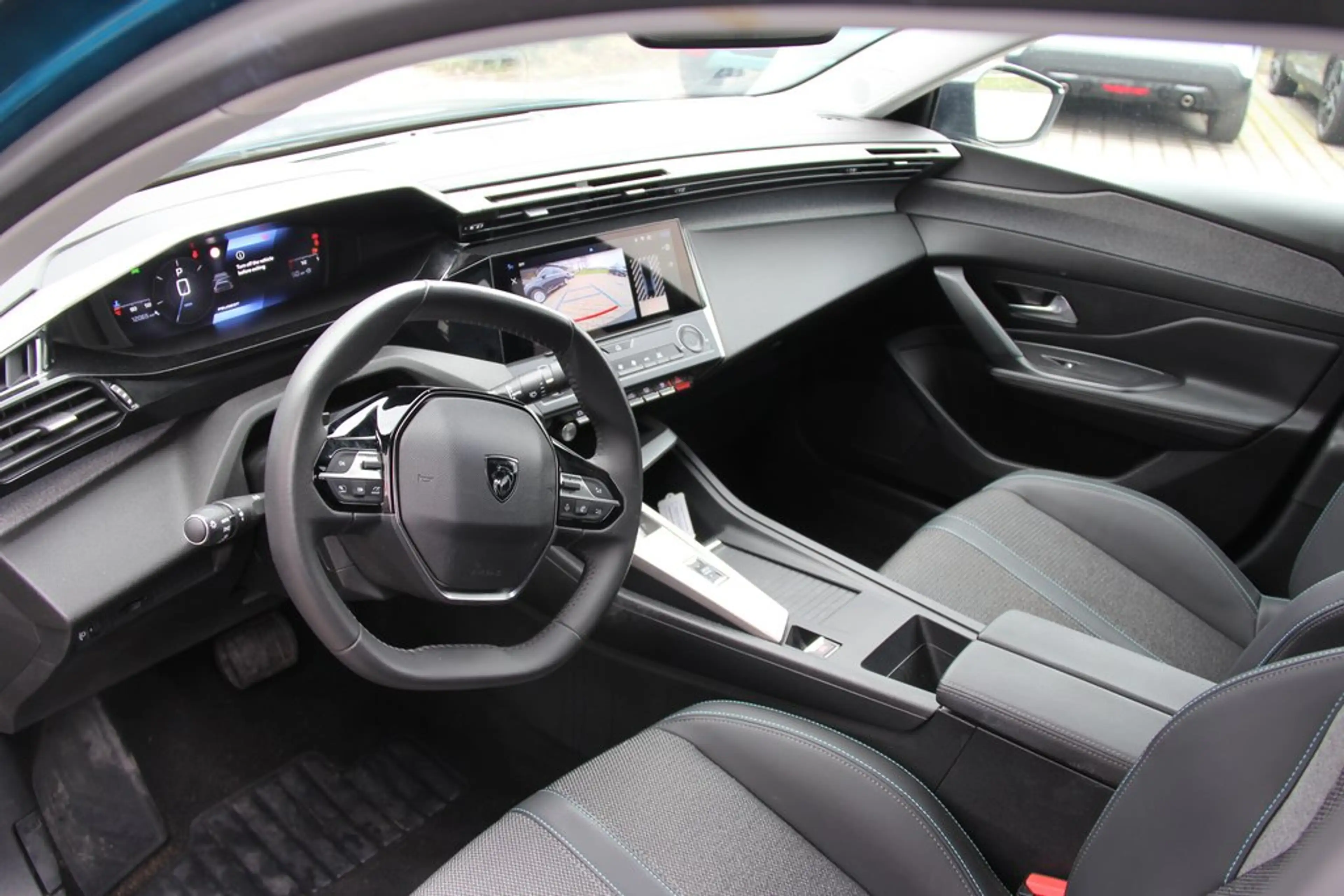 Peugeot 408 PHEV ALLURE LED AdapTemp CAM 19Z CAM — photo 7