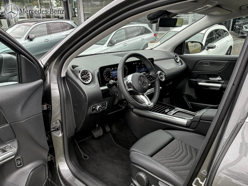 Mercedes-Benz GLA 200 Progressive 360°+MBUX+LED+AHK+18 — photo 6