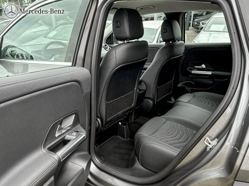 Mercedes-Benz GLA 200 Progressive 360°+MBUX+LED+AHK+18 — photo 8