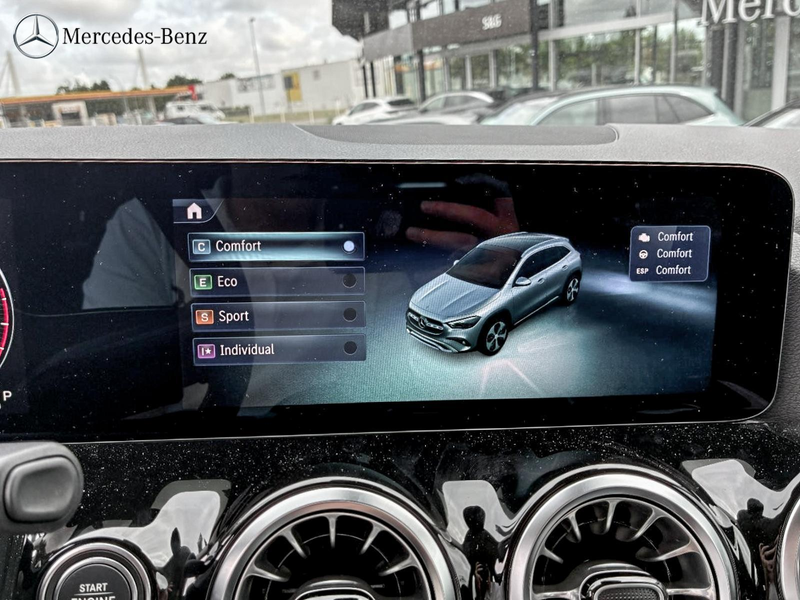Mercedes-Benz GLA 200 Progressive 360°+MBUX+LED+AHK+18 — photo 11