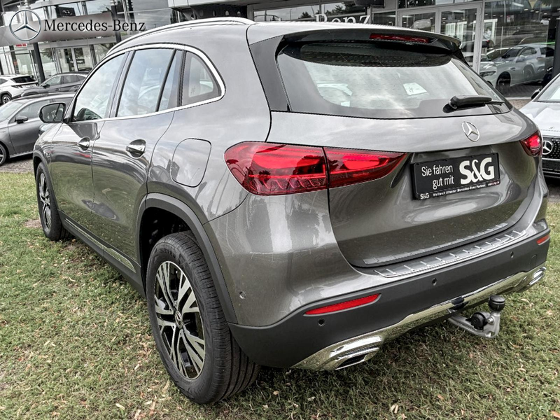 Mercedes-Benz GLA 200 Progressive 360°+MBUX+LED+AHK+18 — photo 14
