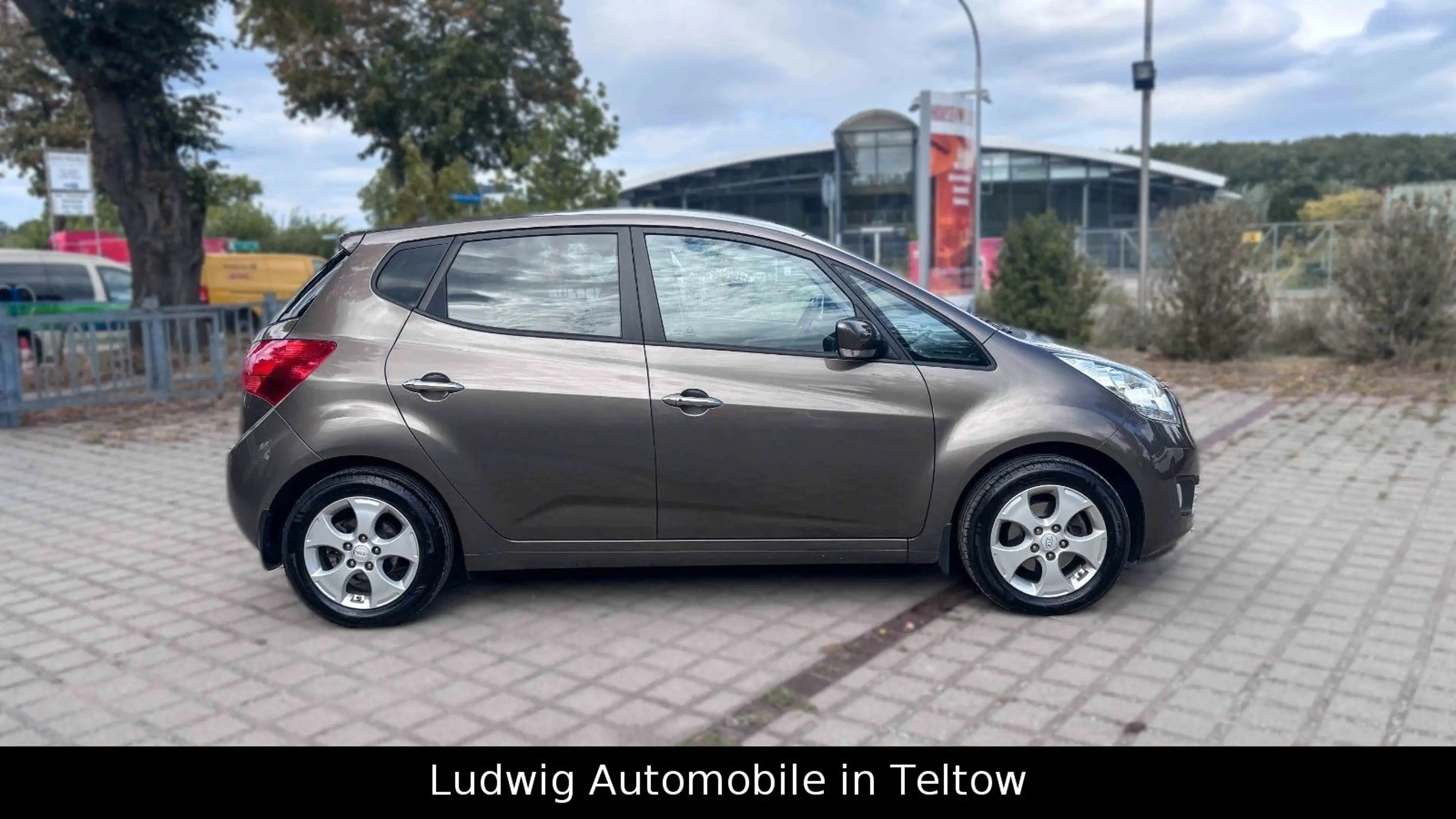 Kia Venga Dream Team*Automatik*Kamera*Navi*1.Hand — photo 4