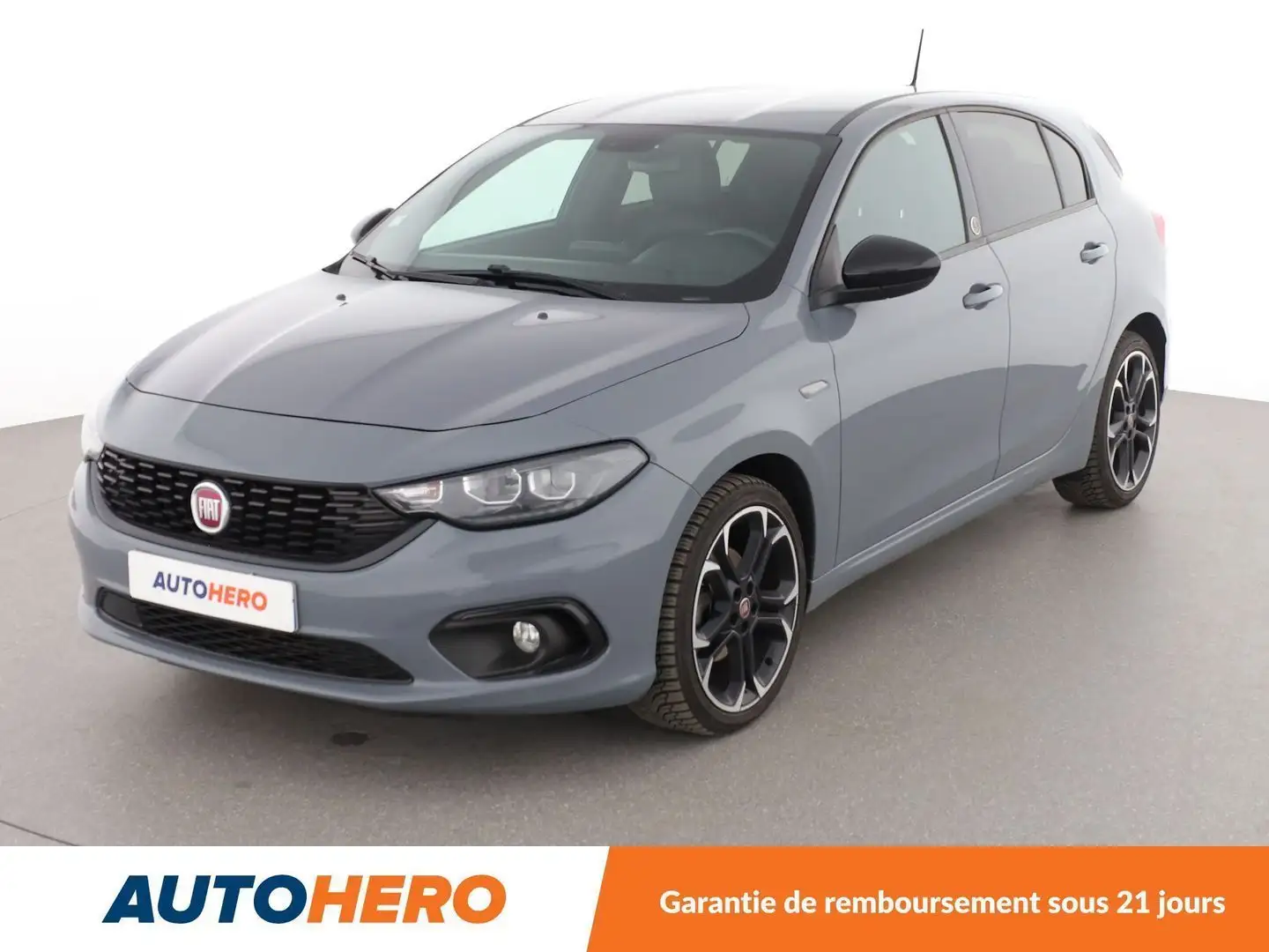 Fiat Tipo 1.4 T-Jet Ballon d'Or Gris - 1