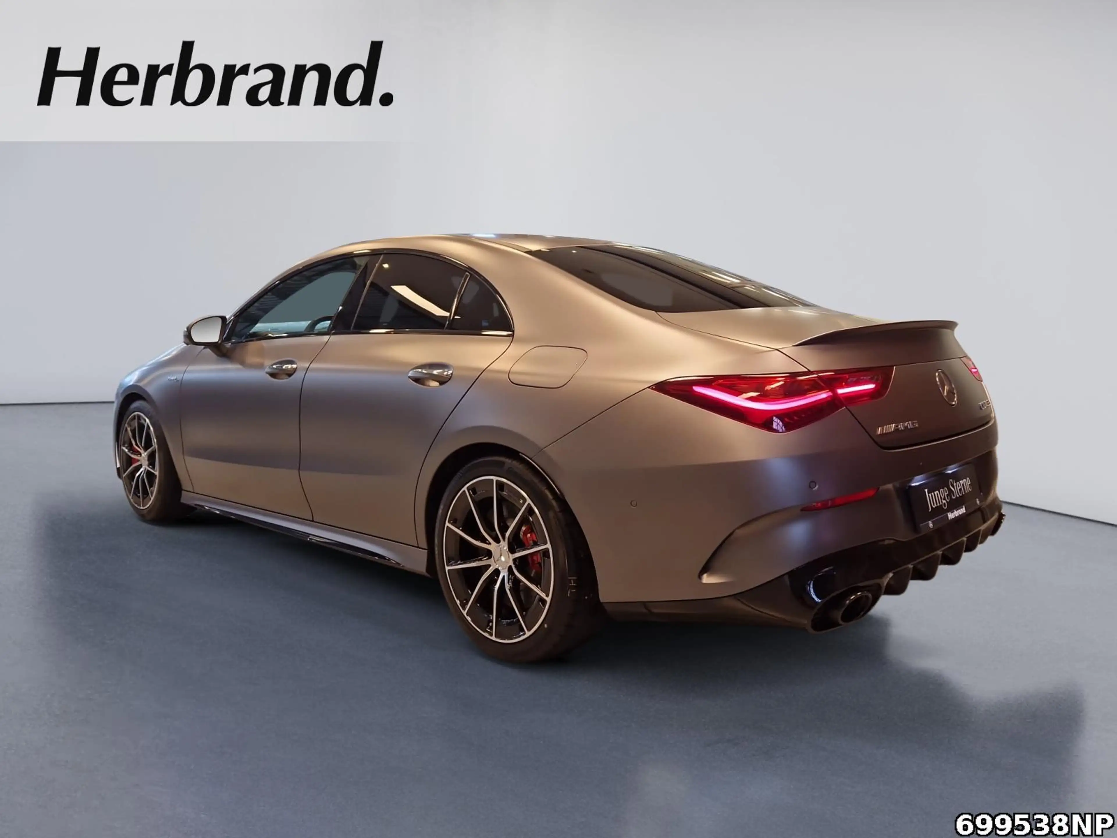 Mercedes-Benz CLA 35 AMG 4M Pano Night Burmester Multibeam 360 — photo 4