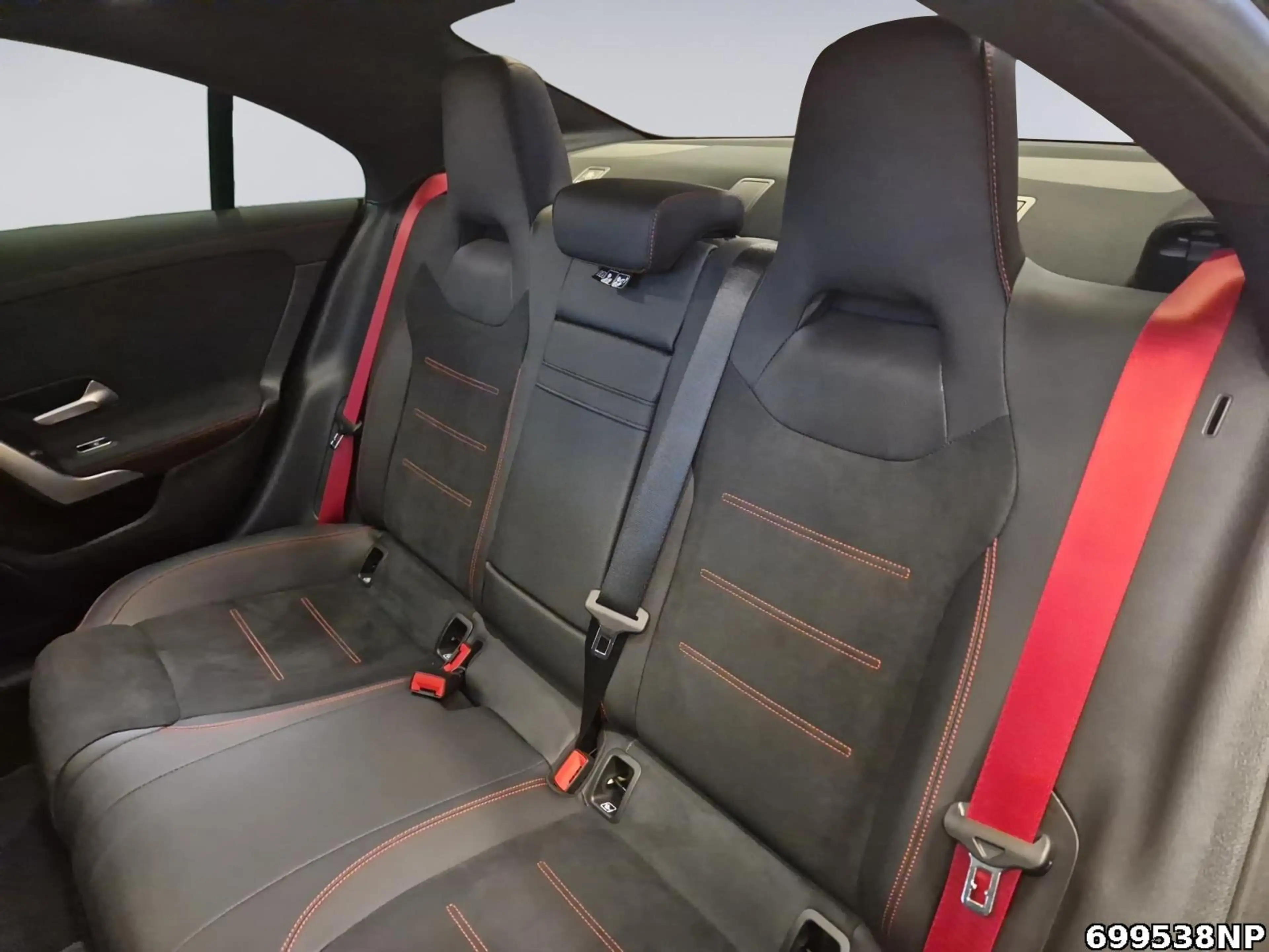 Mercedes-Benz CLA 35 AMG 4M Pano Night Burmester Multibeam 360 — photo 11