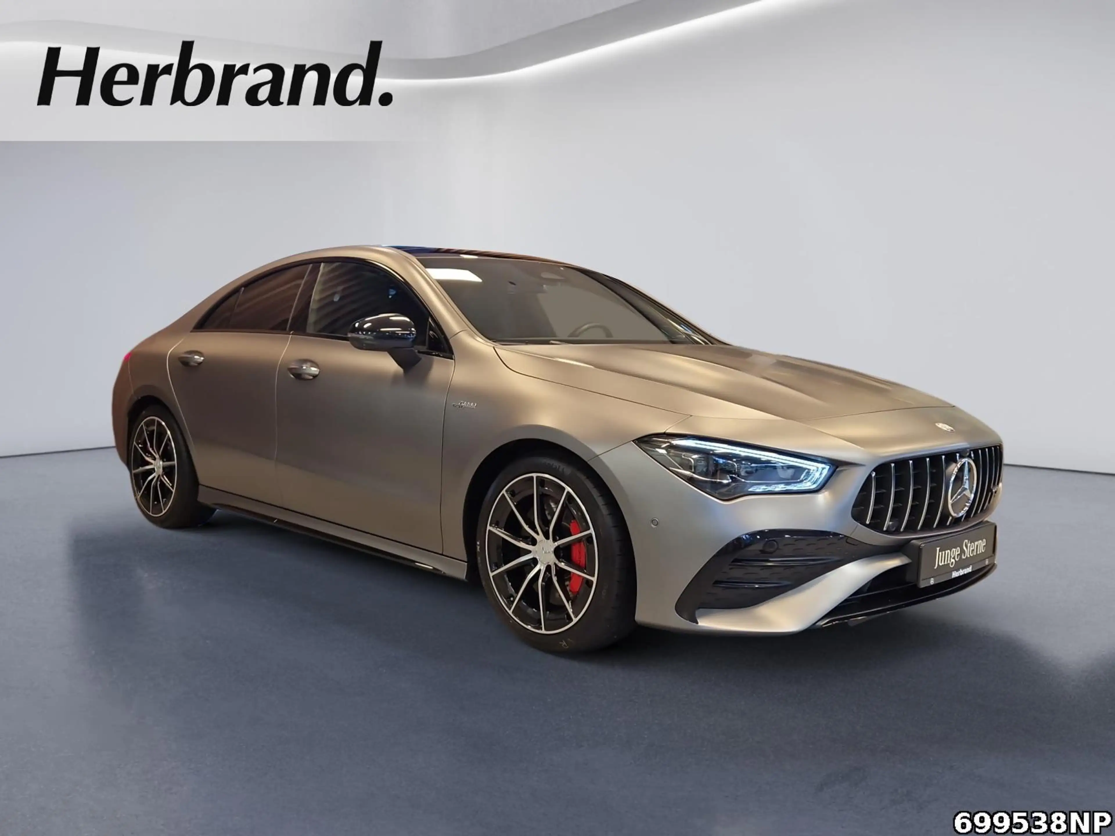 Mercedes-Benz CLA 35 AMG 4M Pano Night Burmester Multibeam 360 — photo 2