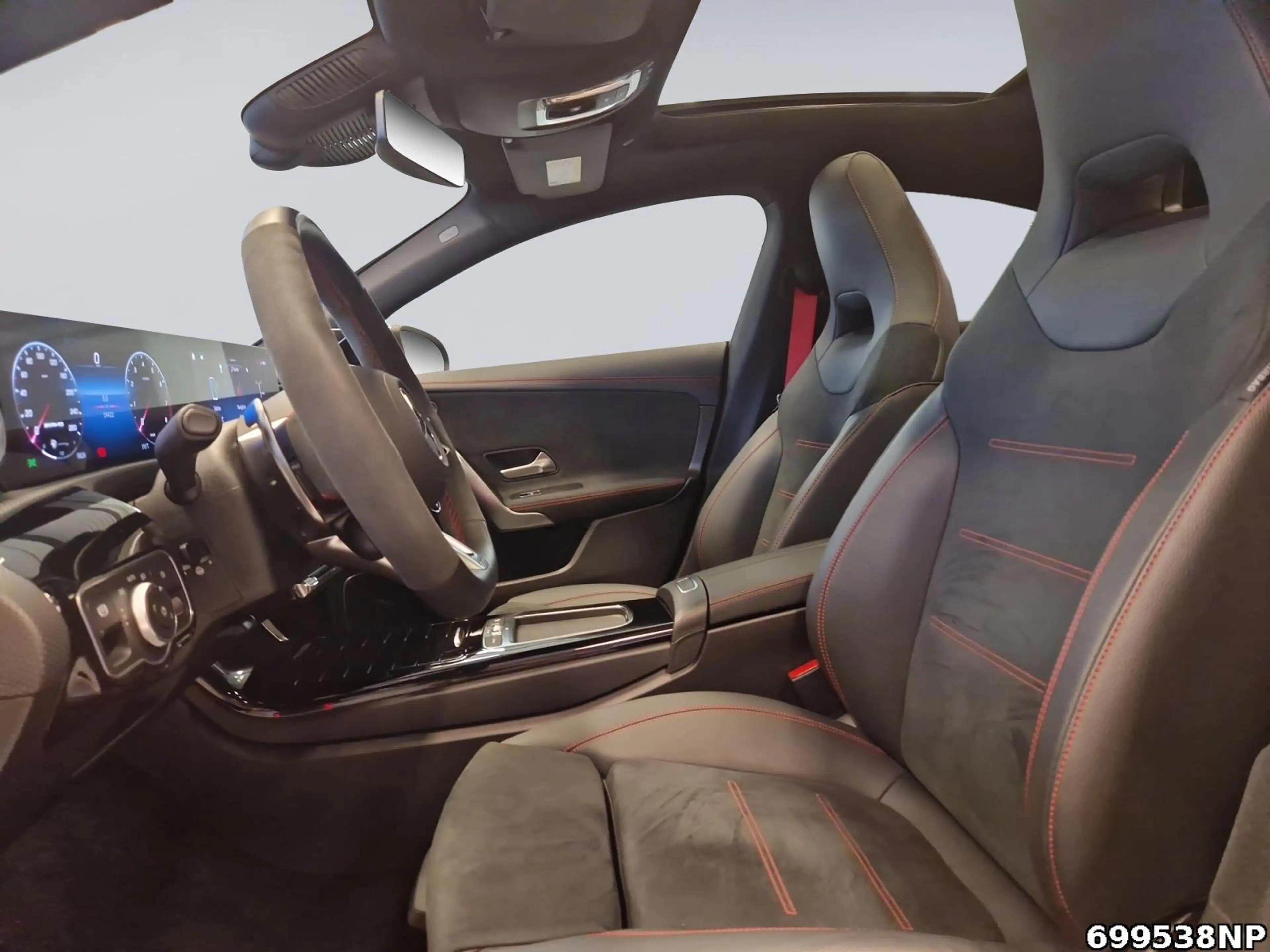 Mercedes-Benz CLA 35 AMG 4M Pano Night Burmester Multibeam 360 — photo 10