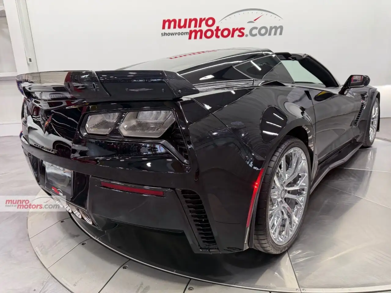 Chevrolet Corvette снимка Chevrolet Corvette