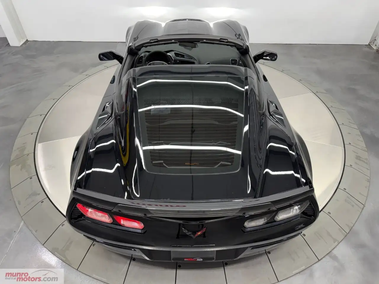 Chevrolet Corvette снимка Chevrolet Corvette