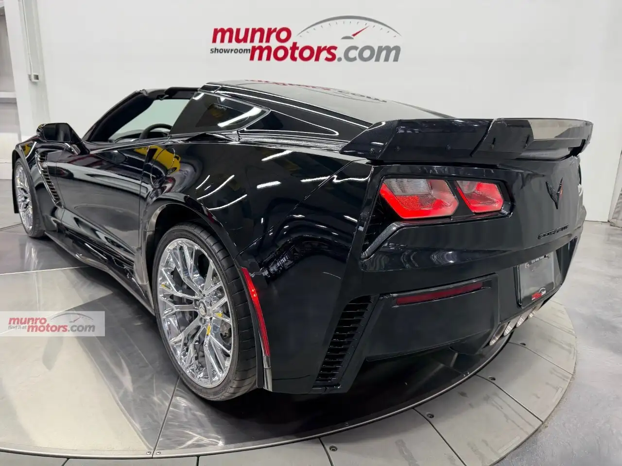 Chevrolet Corvette снимка Chevrolet Corvette