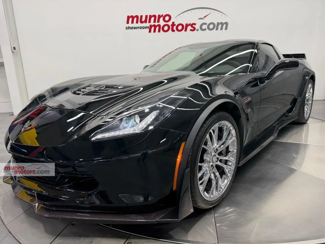 Chevrolet Corvette снимка Chevrolet Corvette